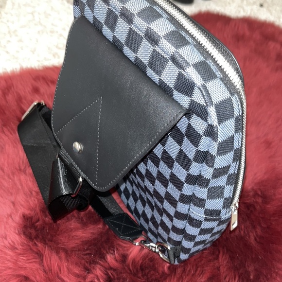 NEW Grey Black Sling Crossbody Purse Checkered Backpack Bag faux leather - Picture 3 of 6